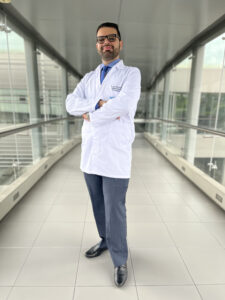 El médico especialista en su infección