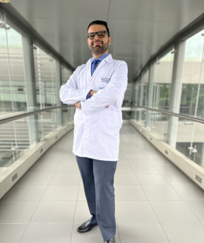 El médico especialista en su infección